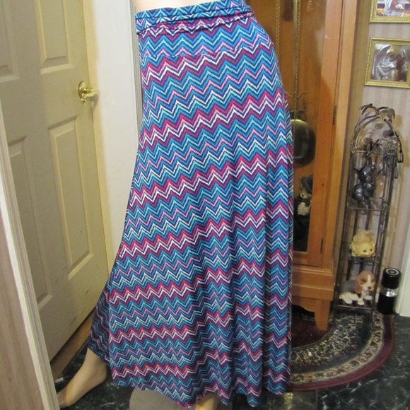LuLaRoe Dresses & Skirts - LuLaRoe Blue & Pink Maxi Skirt size 2XL